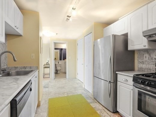 2 beds, 1.5 baths, 962 sqft, $3,500, Unit 1004