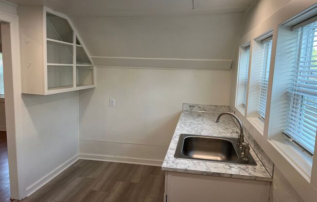 1 bed, 1 bath, $1,295