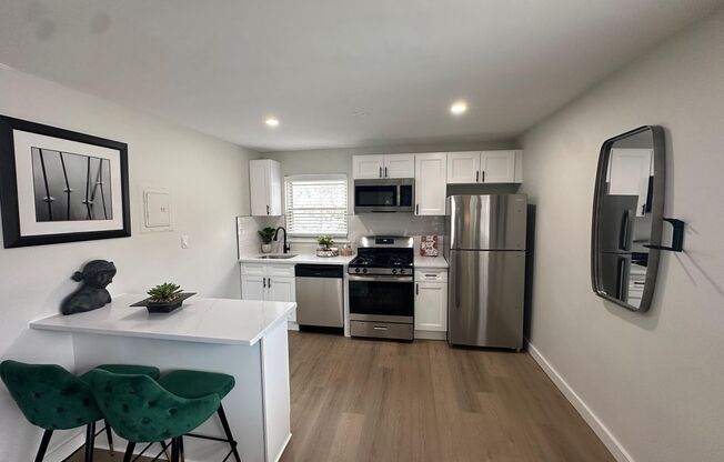 1 bed, 1 bath, 575 sqft, $2,345