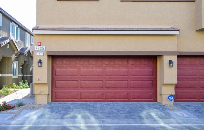 NW 3 Bedroom Townhouse!! Gated Community Pool!! 2 Car Garage!!! No Carpet downstairs.