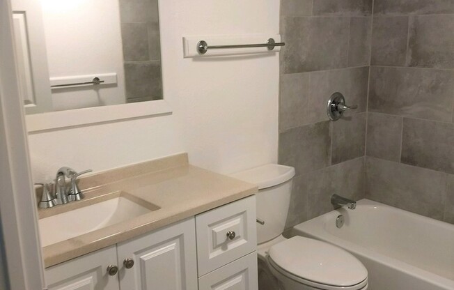 1 bed, 1 bath, 575 sqft, $1,595, Unit 1035-212