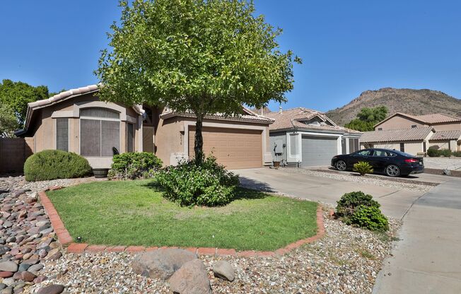 Charming three bed two bath - North Phoenix