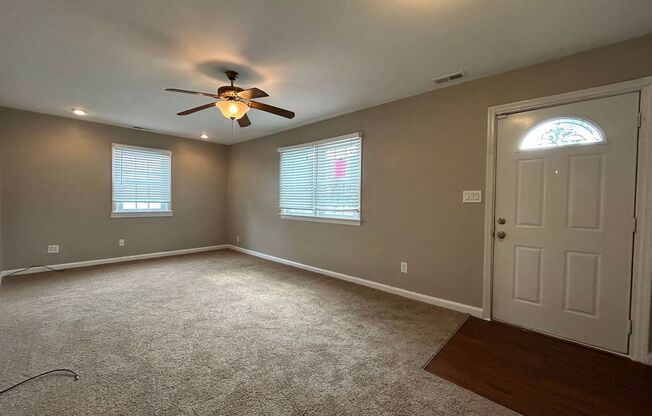 2 beds, 1 bath, $1,525