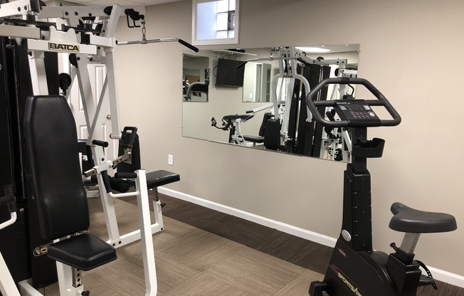 1 bed, 1 bath, 755 sqft, $945, Unit 12