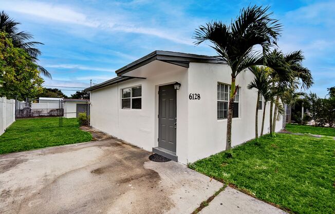 The perfect 3/2 single home in Margate - Washer and Dryer in unit - Special Deposit $995 w/ approved credit!