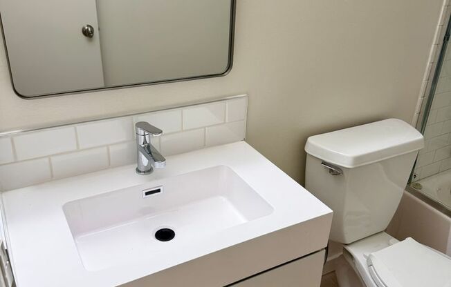 2 beds, 1 bath, 850 sqft, $1,695, Unit #2