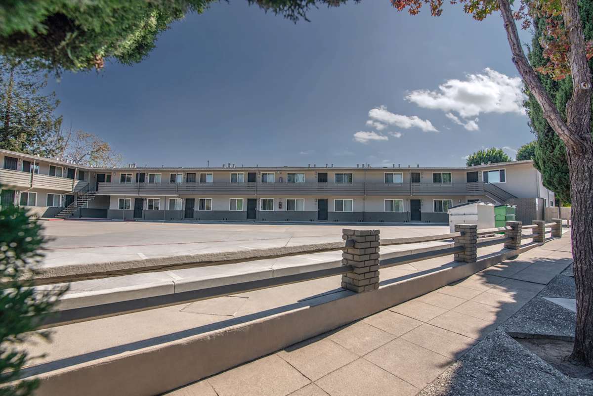 Willow Manor Apartments
