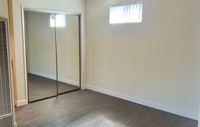 Studio, 1 bath, 450 sqft, $2,070, Unit 17