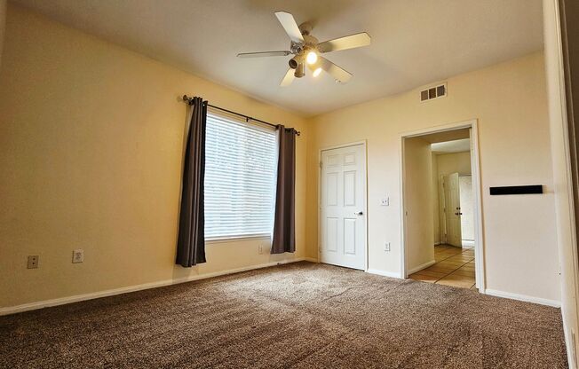 2 beds, 2 baths, $1,450, Unit # 1211