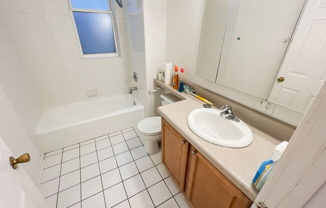 1 bed, 1 bath, 905 sqft, $2,450, Unit 2450-301