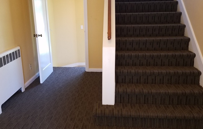1 bed, 1 bath, 686 sqft, $1,525, Unit 38