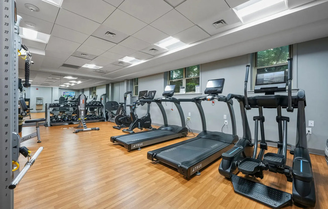 2 beds, 1 bath, $3,596, Unit 3