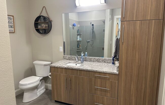 1 bed, 1 bath, 871 sqft, $1,600, Unit 232