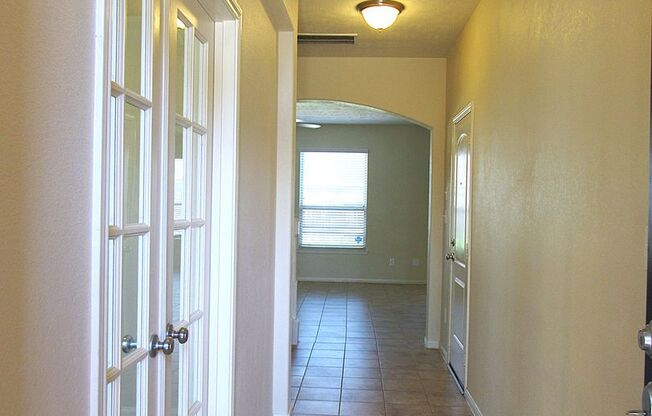 Spacious, Modern and Conveniently Located in the Atascocita area