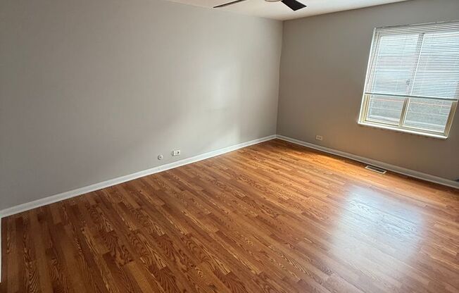 2 beds, 1.5 baths, $2,600, Unit 314