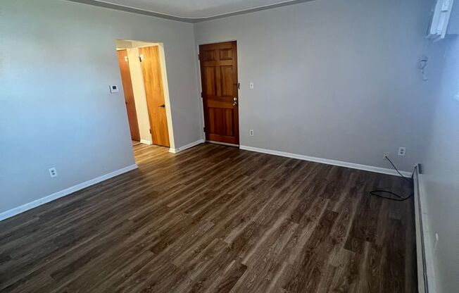 2 beds, 1 bath, $1,100, Unit #3