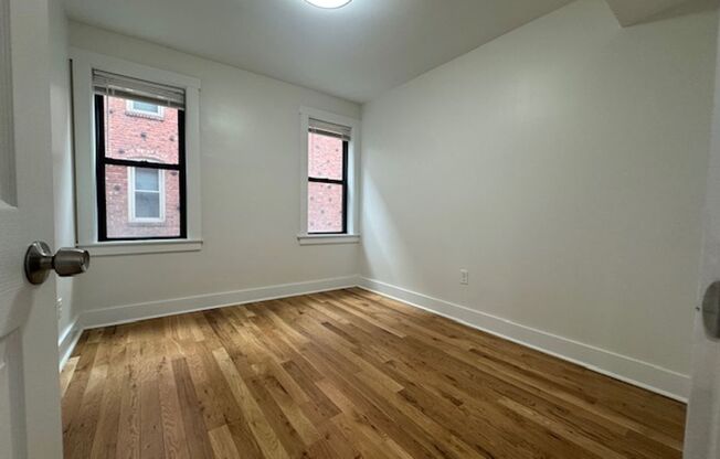 2 beds, 1 bath, 750 sqft, $2,090, Unit 5645 Hobart Street #2