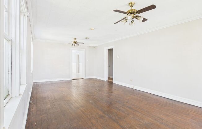 3 Bedroom, 1 Bathroom NOW Available!