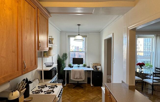 1 bed, 1 bath, $2,100, Unit 404