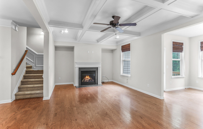 4239 LAUREL CRK CT SE