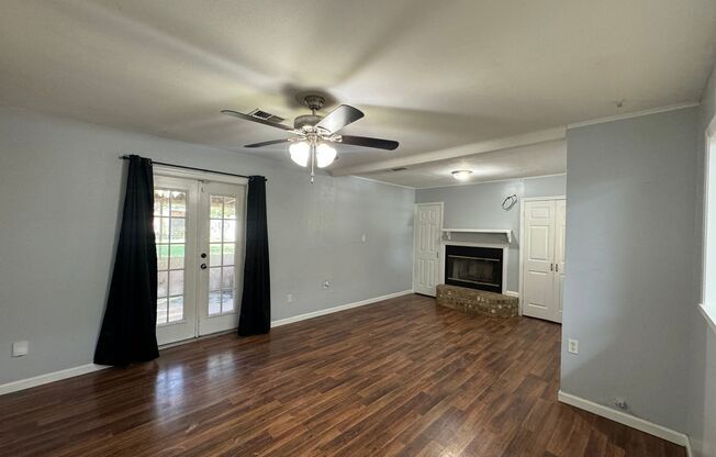 3 beds, 1 bath, $1,300