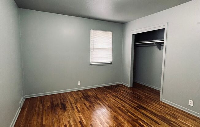 2 beds, 1 bath, $825, Unit 7023
