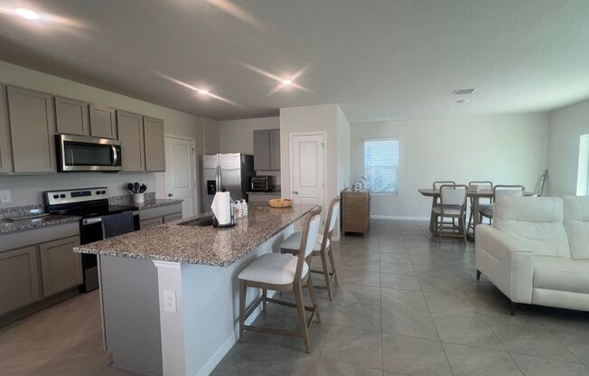 Parcially Furnished Single Family Home in Lakewood Ranch  Star Farms 4 Bed 2.5 Bath