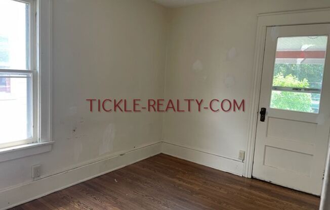 3 beds, 1 bath, $1,650, Unit 45