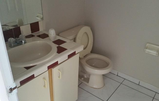 3 Bed 2.5 Bath Townhome | Gated Community with Poll | Washer Dryer Hook Ups | Section 8 Welcome