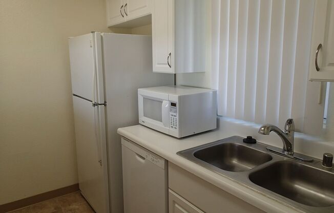 2 beds, 2 baths, $2,350