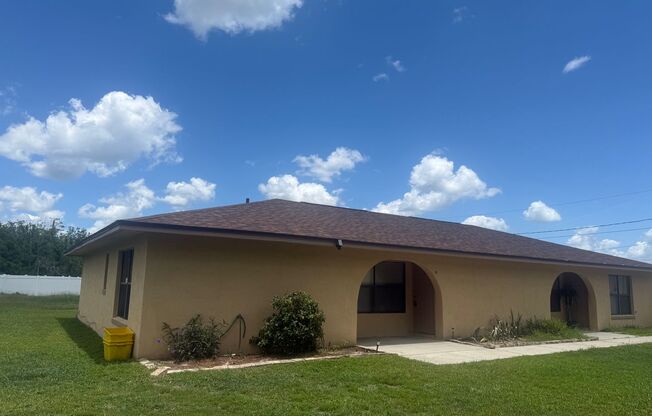 Spacious Duplex in Poinciana