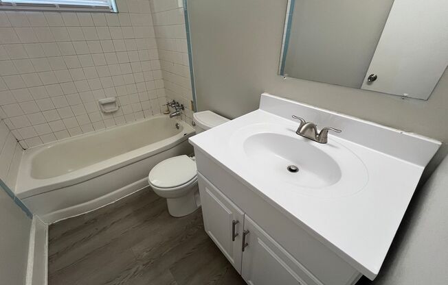 2 beds, 1 bath, 800 sqft, $899, Unit 106