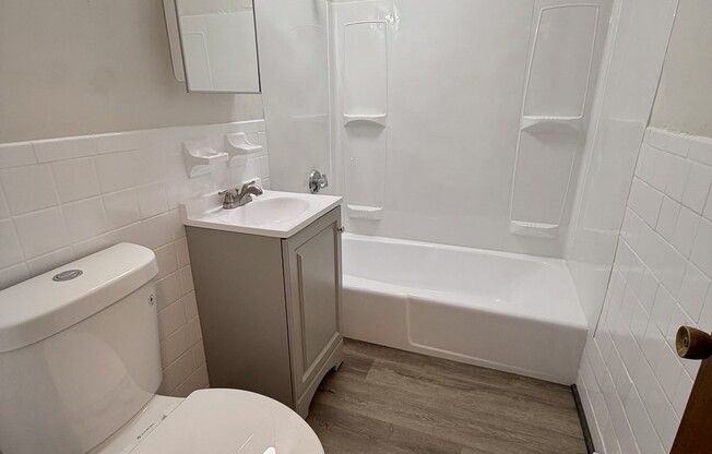 Studio, 1 bath, 450 sqft, $1,900, Unit 204