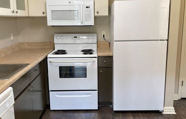 2 beds, 1 bath, $895, Unit 278808