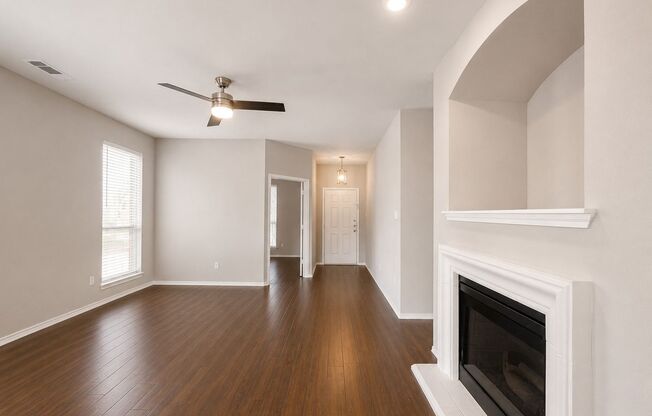 Gorgeous 3 Bedroom House for rent in North Fort Worth with an office room!