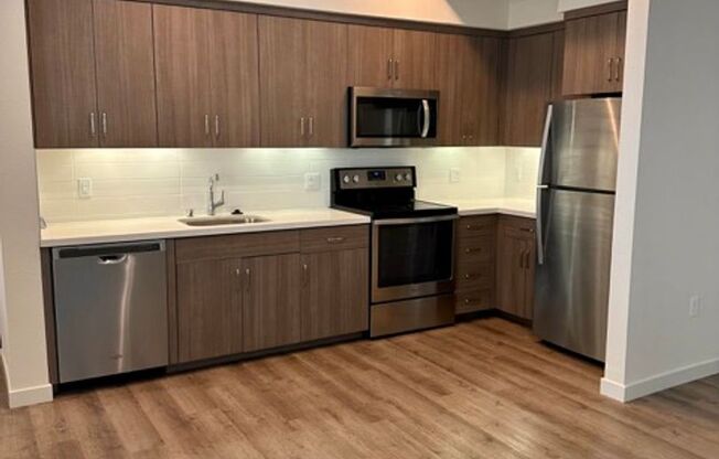 2 beds, 2.5 baths, 920 sqft, $3,095, Unit 213