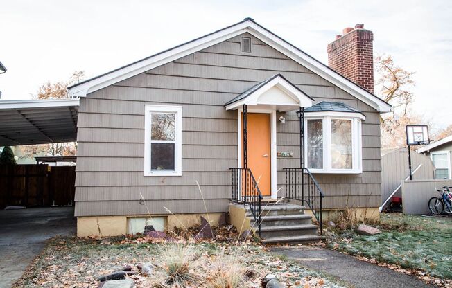 Centrally located single family home 2 bed/1.5 bath.