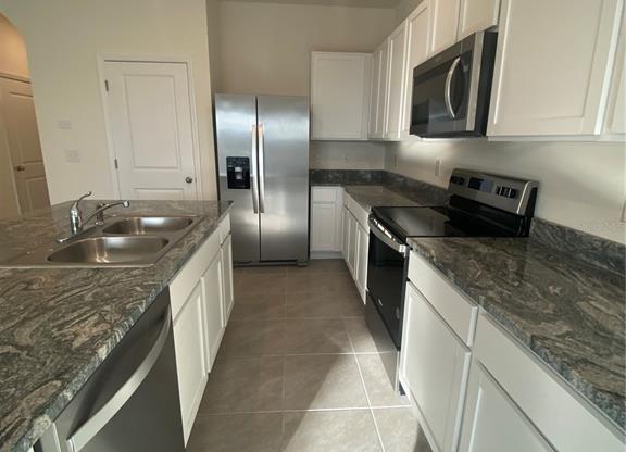 2906 SUNCOAST PLNS DR