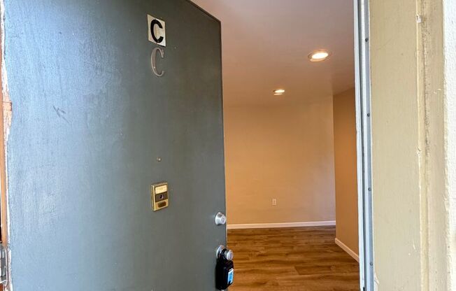 2 beds, 1 bath, 695 sqft, $2,550, Unit 1523 Broadway Unit C