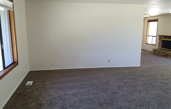 3bed 2 bath House For Rent!