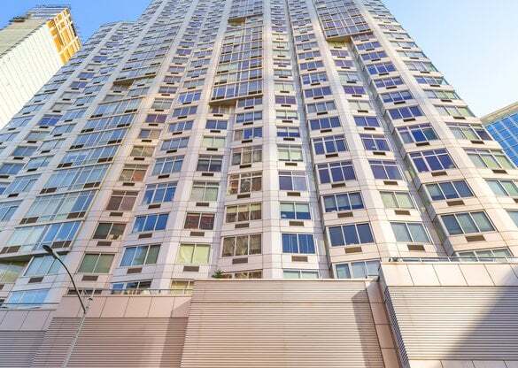 1 bed, 1 bath, $4,300, Unit 12C
