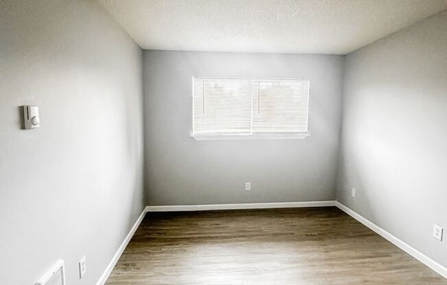 1 bed, 1 bath, 610 sqft, $1,100, Unit 72
