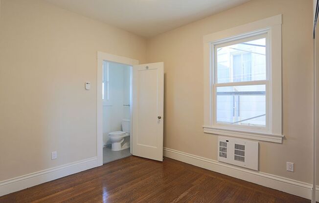 OPEN HOUSE: Sunday (10/5) 12:30pm-1:00pm Beautiful Newly Remodeled 3BR/2BA with Great Views of Bayview (1311 Palou Ave.)