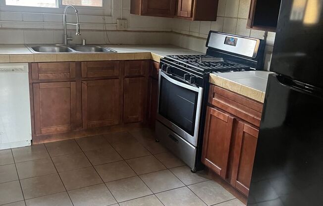 2 beds, 1 bath, $1,850