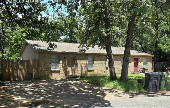 518 JORDAN LN