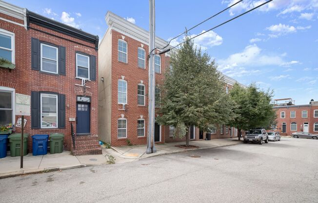 Charming 3BD/4BA Townhome in South Baltimore, MD!