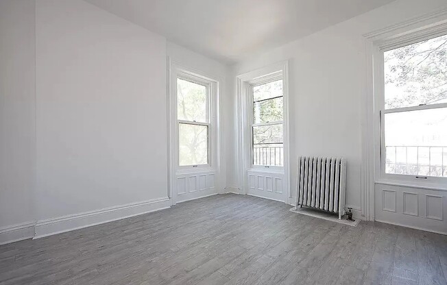 211 LAFAYETTE AVE
