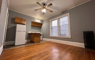 Studio, 1 bath, $795, Unit 14