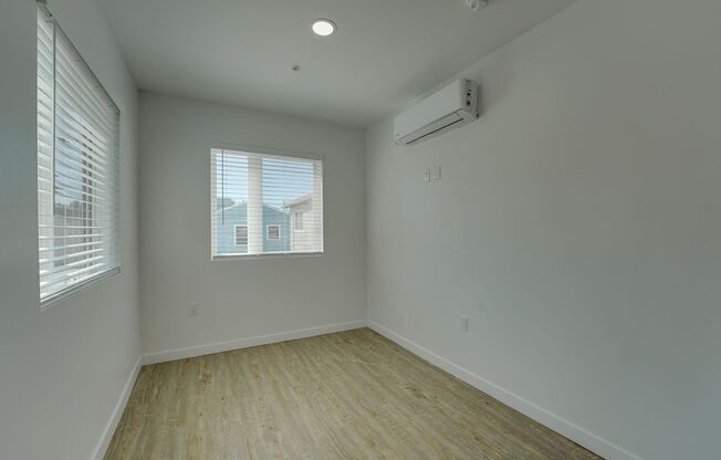1 bed, 1 bath, 390 sqft, $2,195, Unit 105