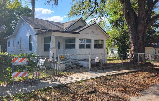 Fully Renovated 3/1 first floor single family home available for Immediate rent!